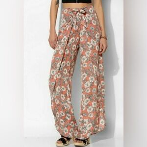 Pins & Needles Floral Trouser Pants Wide Flowy Open Leg Relaxed Fit Boho